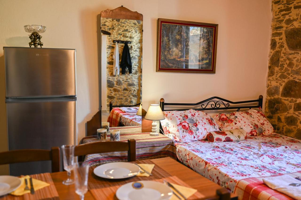 Stone House For Relaxation In Elos Kíssamos Extérieur photo