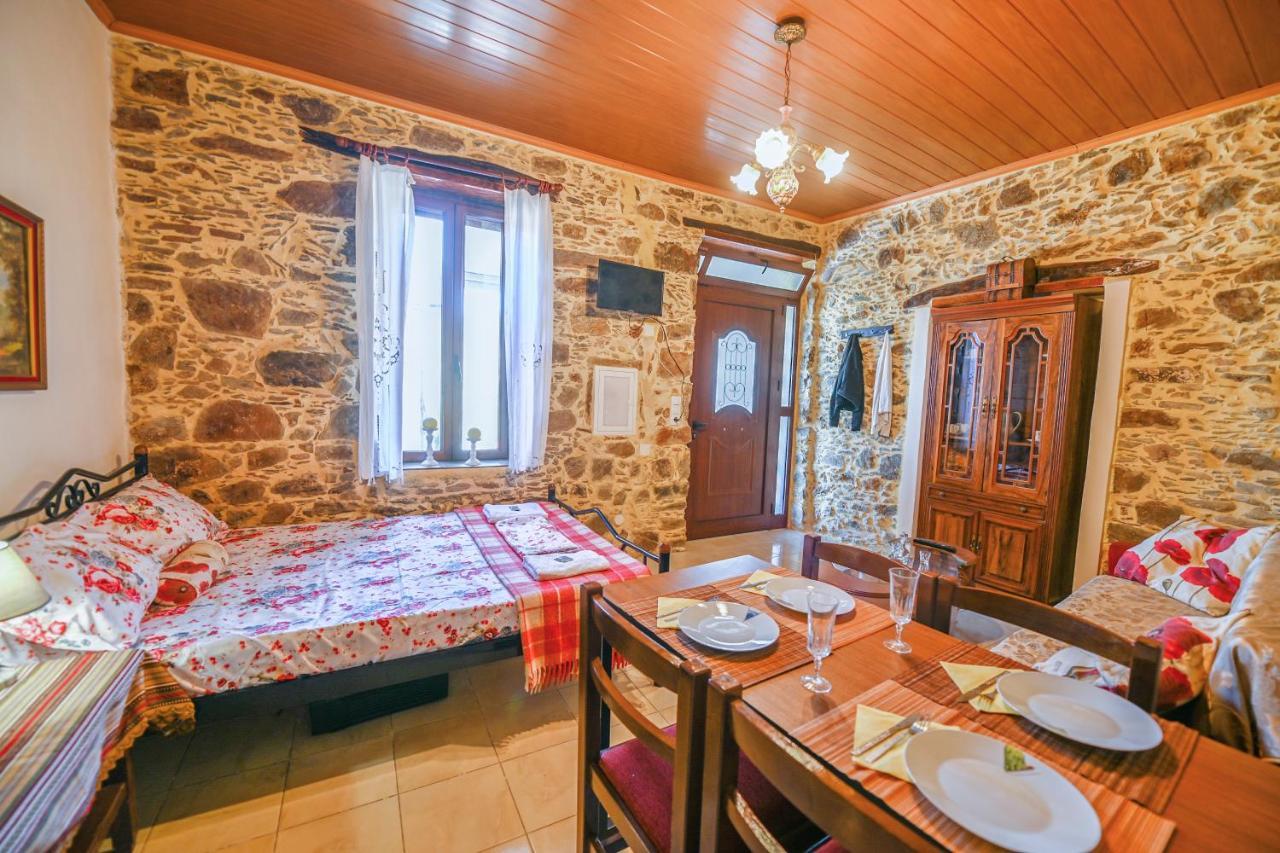 Stone House For Relaxation In Elos Kíssamos Extérieur photo