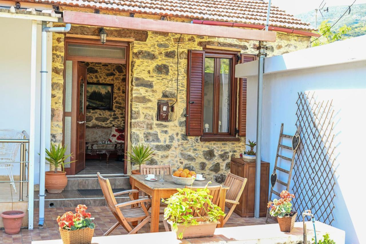 Stone House For Relaxation In Elos Kíssamos Extérieur photo